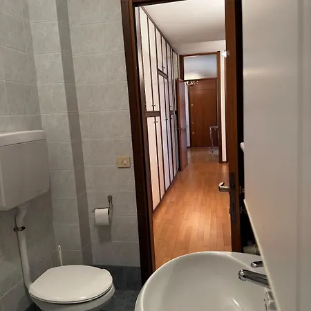 Apartament Back To The 70s, Large Three-bedroom With Parking Udine